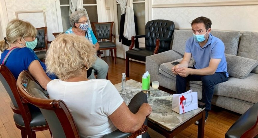 El Intendente compartió una reunión con docentes jubiladas