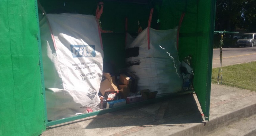 Se robaron un bolsón del “Punto Verde” de Plaza España y piden a los vecinos mayor compromiso social  