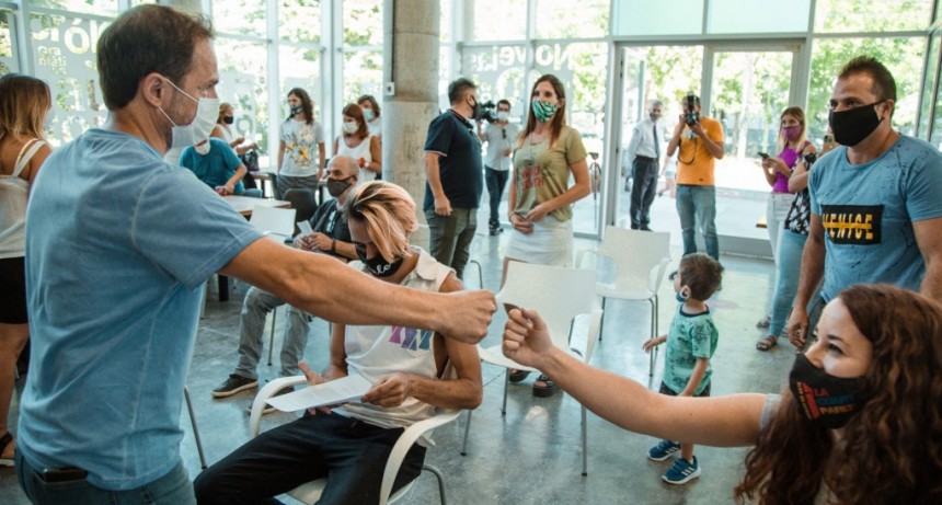   Abella entregó subsidios a instituciones inscriptas en el Catálogo Turístico Cultural 