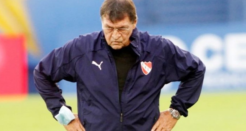  Avanza la llegada de Julio César Falcioni para dirigir a Colón de Santa Fe 