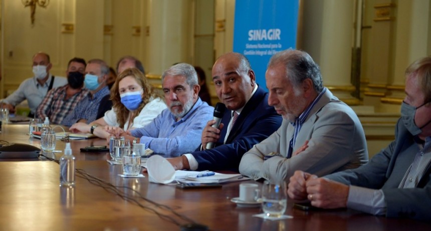 El Gobierno nacional realizó una reunión para dar respuesta a la ola de calor que se extenderá en casi todo el país