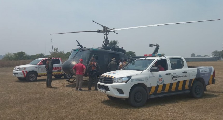 Defensa Civil Campana colaboraron en el incendio de Isla Talavera 