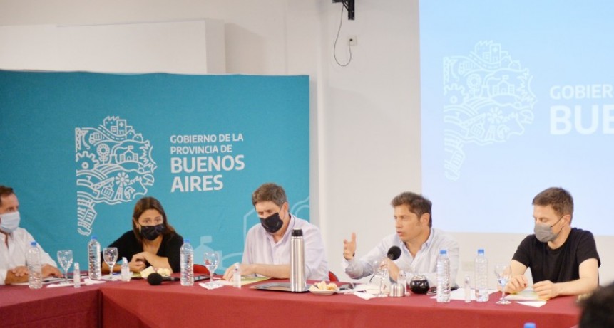 SAN CAYETANO : Kicillof encabezó una reunión con productores agrícolas, comerciantes y empresarios del turismo   