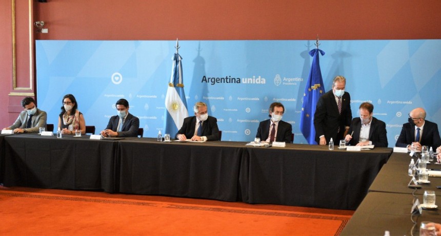 La Provincia suscribió un convenio con el Banco Europeo de Inversiones para financiar obras en la cuenca del Río Salado 