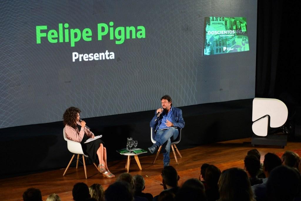 EN MAR DEL PLATA : Felipe Pigna presentó un libro y un documental sobre el Bicentenario de Banco Provincia