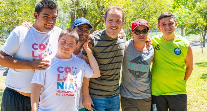 Colonia Municipal : Abella visitó a los adultos mayores y jóvenes con discapacidad   