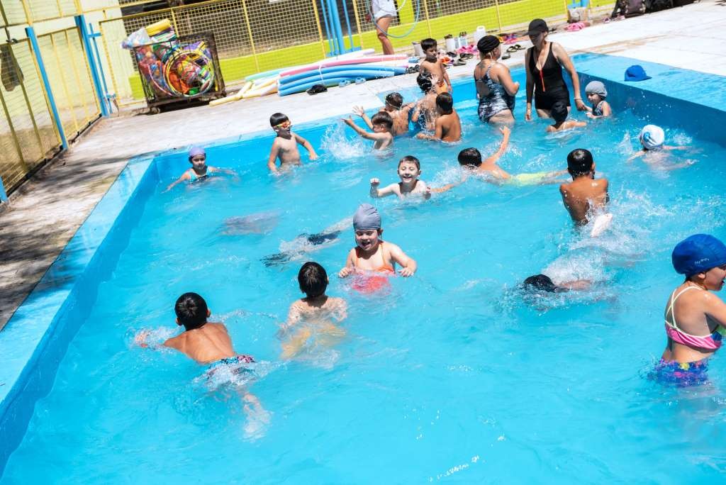 Más de 400 pibes y pibas de la ciudad disfrutan de las Escuelas Abiertas de Verano