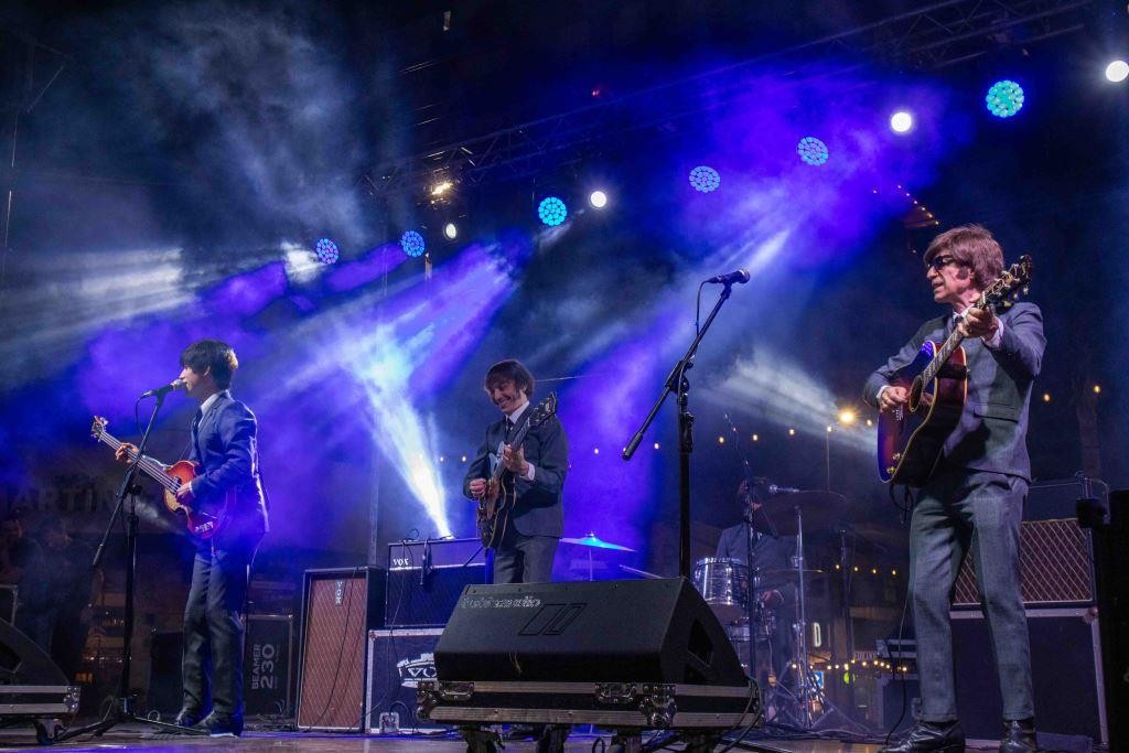 Cientos de vecinos disfrutaron de una gran fiesta en la Plaza Eduardo Costa 