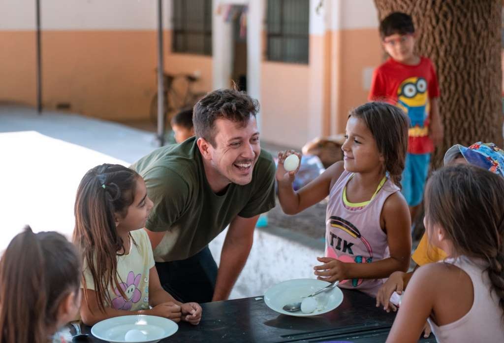 Con récord de inscriptos, cientos de niños disfrutan últimos días de las escuelas abiertas de verano