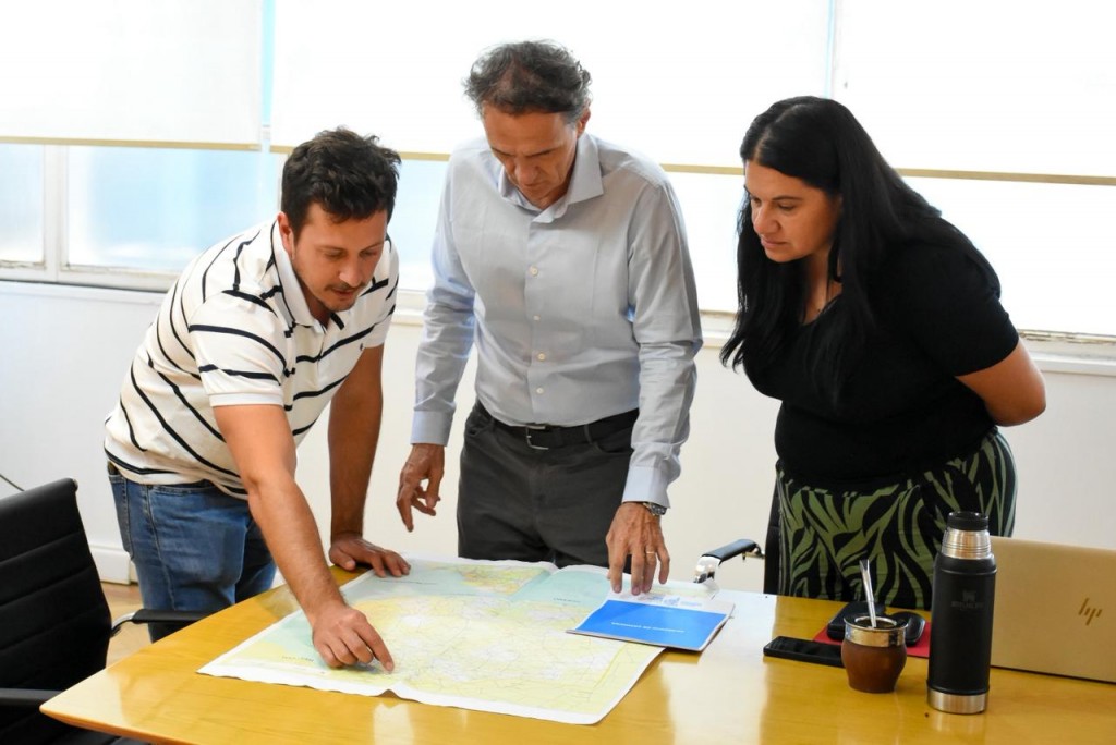 Junto a Katopodis, Alejo Sarna y Carina Torres anunciaron la obra de reparación integral de la Ruta 6