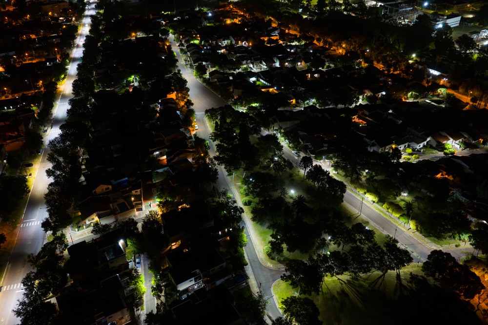El Plan de Reconversión de luminarias a LED llegó al barrio Dálmine Viejo