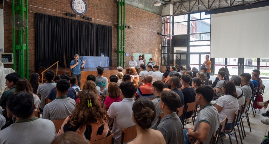 Tenaris y la Escuela Técnica Roberto Rocca certificaron a 65 estudiantes en automatización industrial 