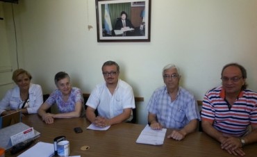 &ldquo;Mientras la oposici&oacute;n se pelea por los cargos, nosotros seguimos trabajando por los vecinos&rdquo;