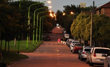 Se encendieron cerca de 50 nuevas luminarias sobre la calle Viamonte