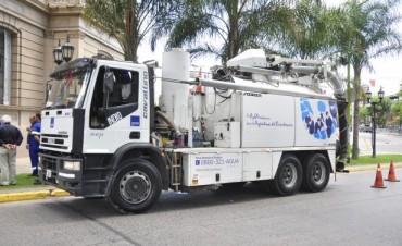 Por gestiones de la Intendente Giroldi ante Naci&oacute;n, un cami&oacute;n desobstructor de AYSA realizar&aacute; la limpieza de la red cloacal 