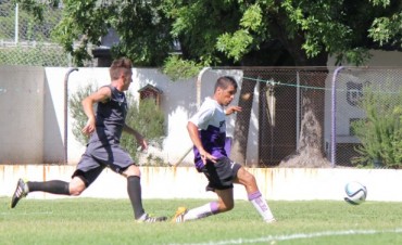 LOS JUGADORES DE VILLA DALMINE ANALIZAN LOS AMISTOSOS