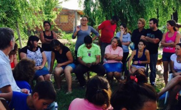 Bloque UCR :  Axel Cantlon visit&oacute; Las Praderas y pidi&oacute; por el servicio de transporte p&uacute;blico para el barrio