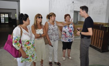 Con dinero del Fondo Educativo :    El Municipio tambi&eacute;n reacondicion&oacute; el Sal&oacute;n de Usos M&uacute;ltiples de la Escuela Primaria N&deg;4 de R&iacute;o Luj&aacute;n