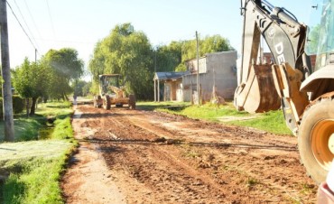 Siguen los trabajos de perfilado y entoscado en el barrio San Cayetano