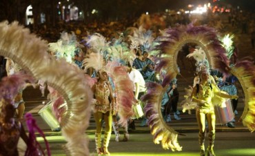 Carnavales Marplatenses 2015 Se realizó con éxito el gran “Corso Central” en Plaza Rocha