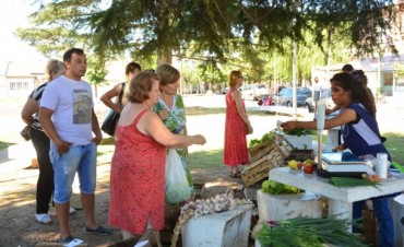 Feriantes Locales comercializaron sus productos en la Plaza &ldquo;Espa&ntilde;a&rdquo;