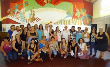 Se contin&uacute;a con la entrega de mochilas y &uacute;tiles escolares a ni&ntilde;os que egresan del &ldquo;M&aacute;s Vida&rdquo;
