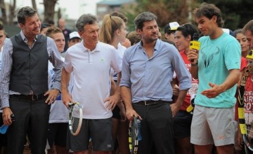Nadal visit&oacute; San Lorenzo y recibi&oacute; la camiseta del campe&oacute;n de Am&eacute;rica