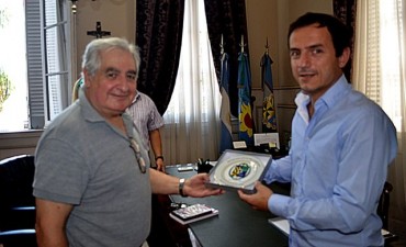 Campana estrecha lazos con la ciudad uruguaya de Carmelo