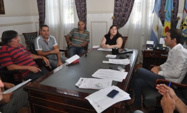 El Intendente se puso a disposici&oacute;n de los ex empleados de Siderca