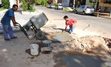 Se repar&oacute; otro bache en el casco c&eacute;ntrico