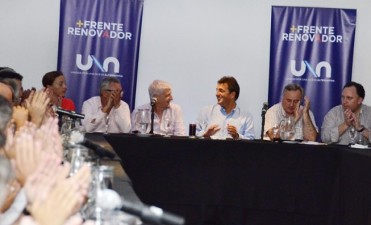 Ghione y Colella junto a Massa en una reuni&oacute;n del Frente Renovador