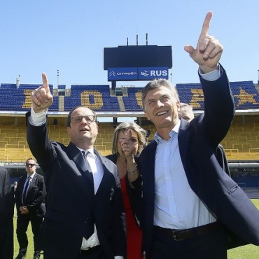 El presidente Macri recibi&oacute; a Fran�ois Hollande en la Bombonera 