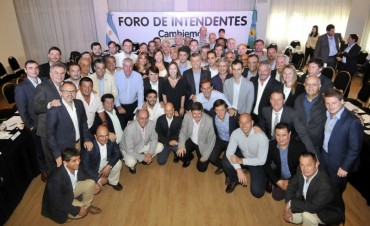 Abella particip&oacute; del Foro de Intendentes de Cambiemos