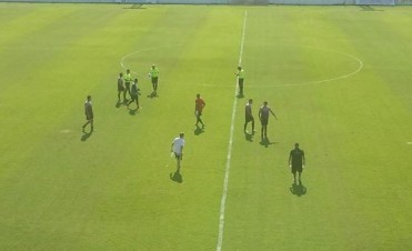 Villa D&aacute;lmine perdi&oacute; con Barracas Central 2 a 0