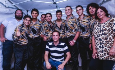 M&aacute;s de 20.000 vecinos disfrutaron de una verdadera Fiesta Tropical en la plaza 1&ordm; de Mayo