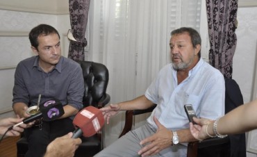 El Intendente recibi&oacute; al senador provincial Roberto Costa