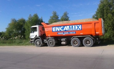 En un importante operativo, el Municipio mult&oacute; y demor&oacute; a un cami&oacute;n por exceso de peso