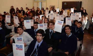 &Uacute;ltimos d&iacute;as para inscribirse a las Becas al M&eacute;rito