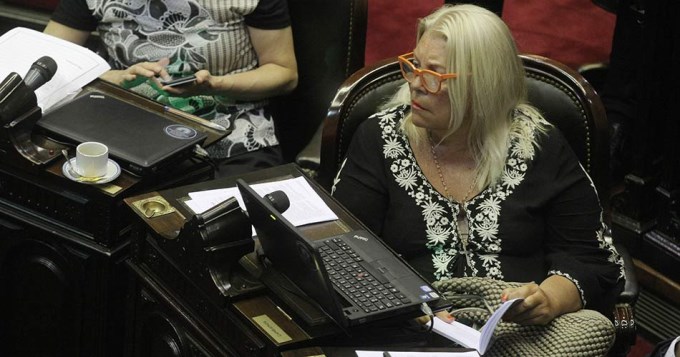 Carri&oacute; le agradeci&oacute; a Macri por la rectificaci&oacute;n