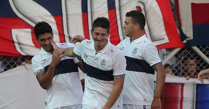 Gimnasia derrot&oacute; a San Lorenzo en el Nuevo Gas&oacute;metro