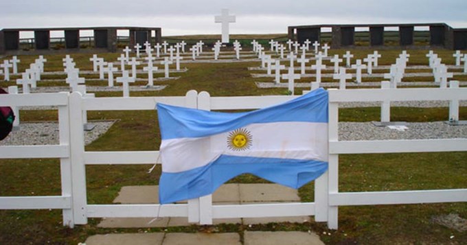 La Cruz Roja busca identificar a soldados argentinos ca&iacute;dos en Malvinas