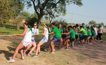 Con la “fiesta del No cumpleaños” y un intertribus, finalizó otra semana en la Colonia Municipal Integradora