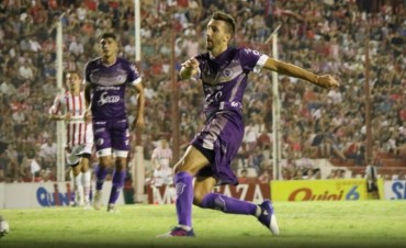 Ramiro López marcó el gol del empate de Villa Dálmine en Córdoba