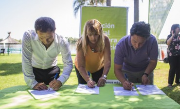 El Intendente firm&oacute; un convenio para la ejecuci&oacute;n de obras de infraestructura escolar