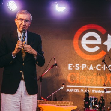 Nelson Castro brind� una charla en Espacio Clar�n Mar del Plata