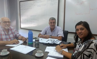 Cada vez m&aacute;s vecinos de la isla acceden al nuevo servicio el&eacute;ctrico