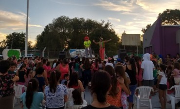 En Las Praderas, &ldquo;Cerca Tuyo&rdquo; fue una fiesta