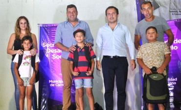 M&aacute;s de 350 chicos del programa Nutriendo Redes recibieron mochilas con &uacute;tiles escolares