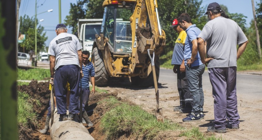 Ruta 4: comenzaron los trabajos para la instalaci&oacute;n de un sem&aacute;foro en la Escuela Primaria 4