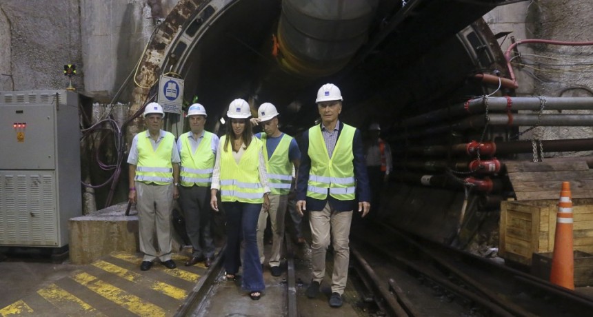 MAURICIO MACRI, MAR&Iacute;A EUGENIA VIDAL Y HORACIO RODR&Iacute;GUEZ LARRETA RECORRIERON LAS OBRAS DEL SISTEMA RIACHUELO